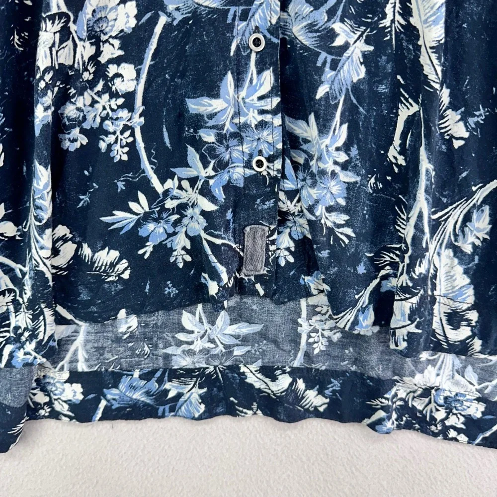We The‎ Free Hawaiian Shirt Womens M Blue Button Up Oversized Beach Vacation